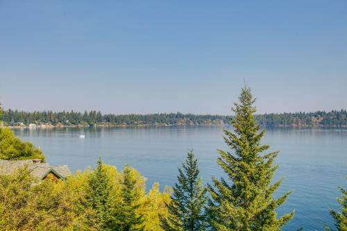 Hillside Home with Dock about 8 Mi to Coeur dAlene!