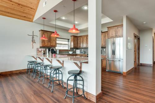 Home with Decks and Pool Access on Table Rock Lake! - image 11