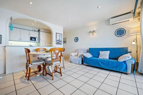Apartment with Sea View image 10