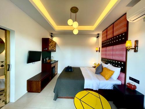 Balitri - hidden gem 9BR service villa hall pool sauna, Sukawati (foto 2)