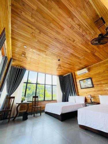 2 king beds