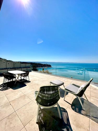 Two-Bedroom Suite with Terrace and Sea View