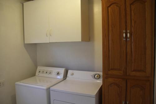 Comfy Large Room in LA - image 14