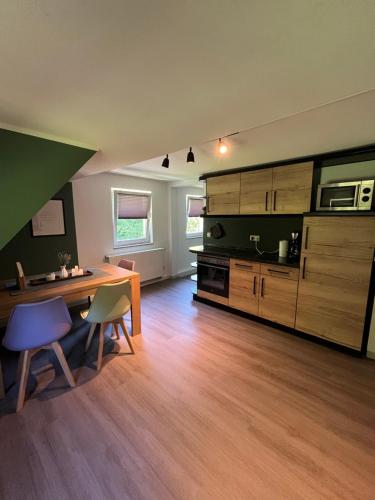 設施, Moderne Fewo mit toller Aussicht - inmitten der Natur in 弗洛