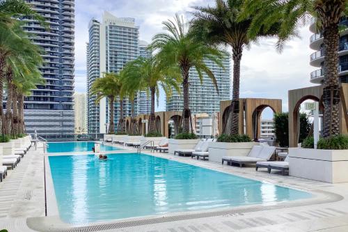 Wonderful King Suite With Pool at SLS LUX Brickell