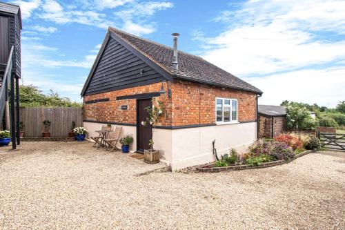 Pass the Keys Cosy Countryside Cottage