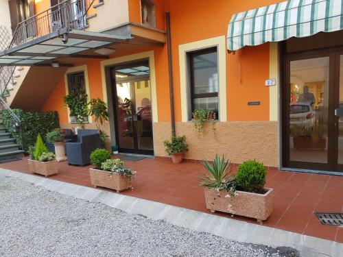 Casa Luciana ad un passo dalle Mura di Lucca parcheggio gratuito privato!