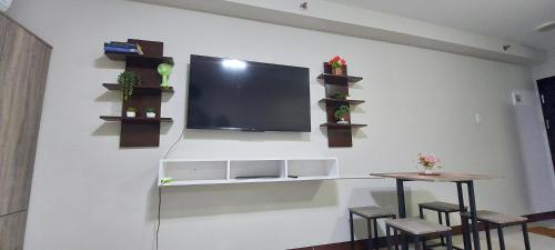 Dracarys Place 2 Condo with Balcony Unlimited Wifi LapuLapu City view 3