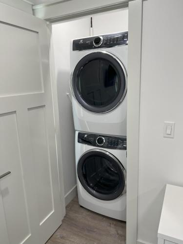 Gardner Lake 2 Queen/1King/2 Bath/Laundry- Private in Salem, USA
