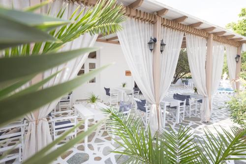 ห้องอาหาร, Acoya Residences in อาลิคี