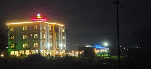 Hotel Sandesh Palace Lonavala