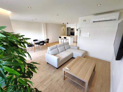 ห้องส่วนกลางสำหรับนั่งเล่น/ดูทีวี, Puertollano Central Park - by Pro Apartments - Free Parking in เพอร์โทลลาโน