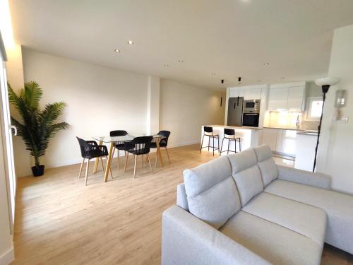 ห้องส่วนกลางสำหรับนั่งเล่น/ดูทีวี, Puertollano Central Park - by Pro Apartments - Free Parking in เพอร์โทลลาโน