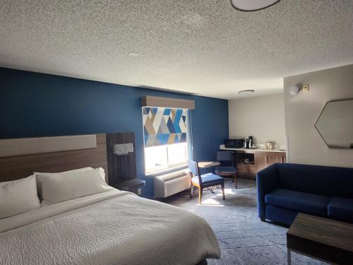 King Suite with Sofa Bed