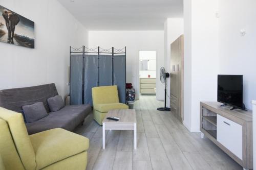 Apartamento VELARDE CENTER one - Tap to explore photos
