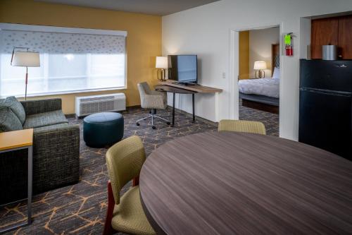 Holiday Inn Hotel & Suites Beckley, an IHG Hotel