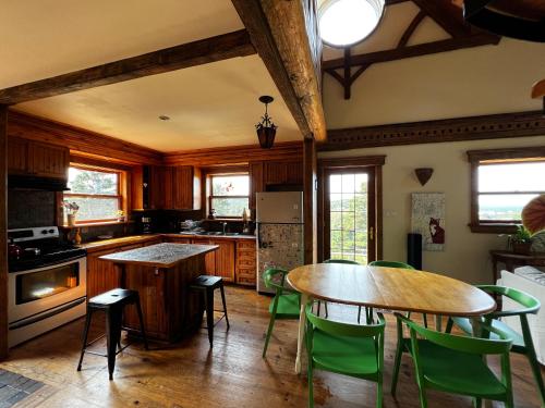 Chalet Epicea in แซ็งต์-อาน-เด-มงต์ (QC)