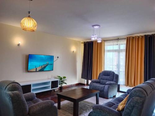 ELEGANT 3 BEDROOMS ALL ENSUITES. B
