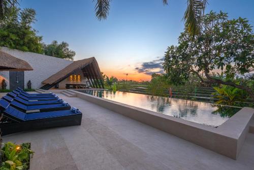 Superior Villa image 6