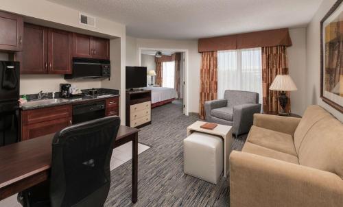 Homewood Suites By Hilton Chicago/Schaumburg