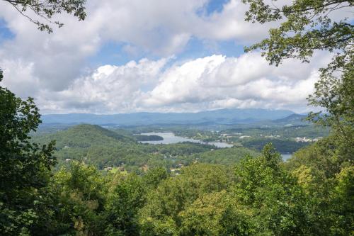 Ivy Mountain Top in Hiawassee, USA