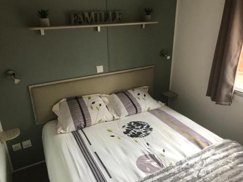3 bedrooms, 5 beds