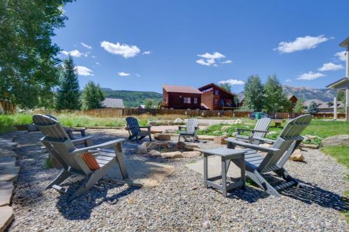 Crested Butte Getaway Near Skiing and Shopping!