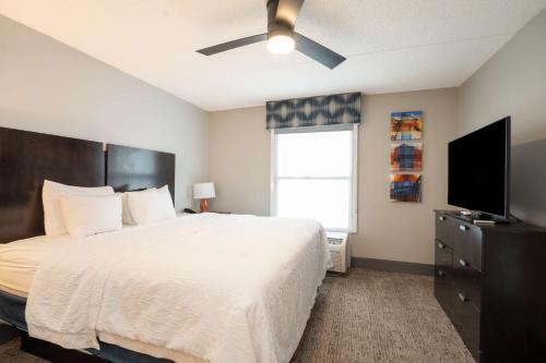 Hampton Inn & Suites Memphis East