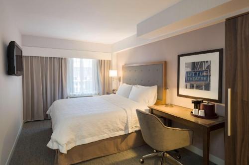 Hampton Inn Madison Square Garden - image 12