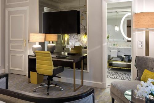 room detail thumbnail 1