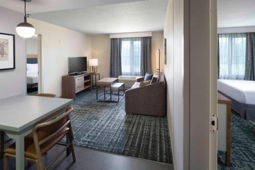 2 bedrooms, 4 beds