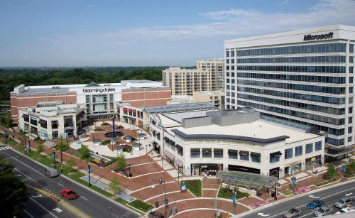 Embassy Suites by Hilton Washington DC Chevy Chase Pavilion - image 4