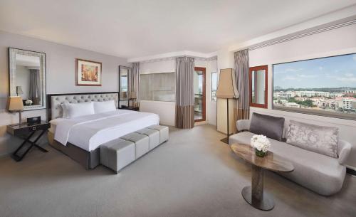 3 bedrooms, 5 beds