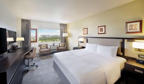 1 king bed, 2 twin beds