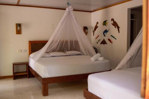 Isla Grande Eco-Hostal