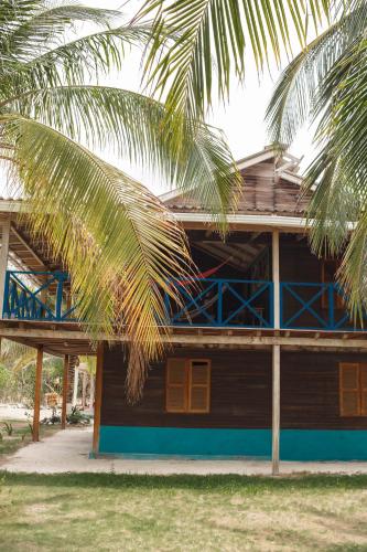 Isla Grande Eco-Hostal