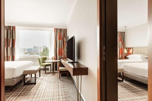 Hilton Amsterdam - image 2