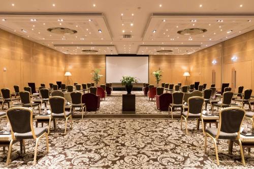 Hilton Amsterdam - image 5