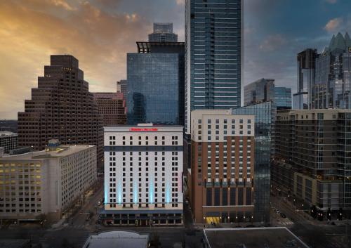 Hampton Inn & Suites Austin-Downtown/Convention Center