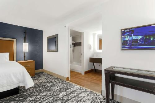 King Studio Suite - Non-Smoking room in Hampton Inn & Suites by Hilton Austin Downtown