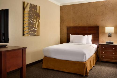 Embassy Suites by Hilton Austin Downtown South Congress Embassy Suites by Hilton Austin Downtown South Congress