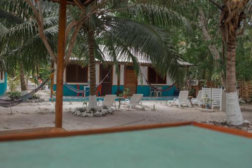 Isla Grande Eco-Hostal