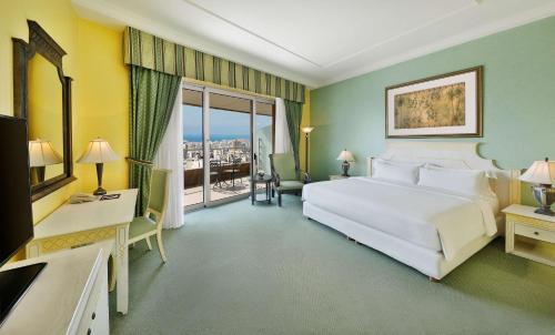 Hilton Beirut Habtoor Grand Hotel