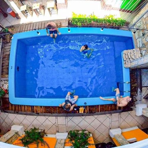 Swimming pool, Oasis Hostel in Granada