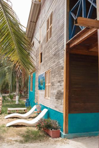 Isla Grande Eco-Hostal