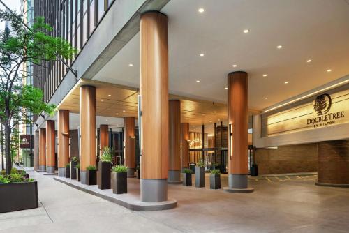 DoubleTree by Hilton Chicago Magnificent Mile - image 7
