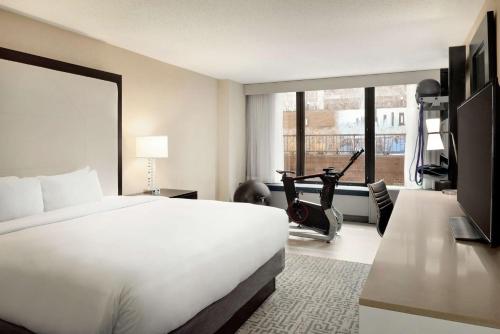 DoubleTree by Hilton Chicago Magnificent Mile