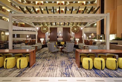 Embassy Suites Charleston - image 10