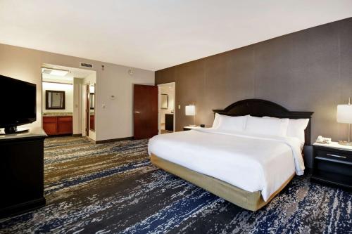Embassy Suites Charleston - image 9