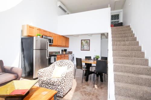 Loft 8 room in Little Italy Modern Lofts
